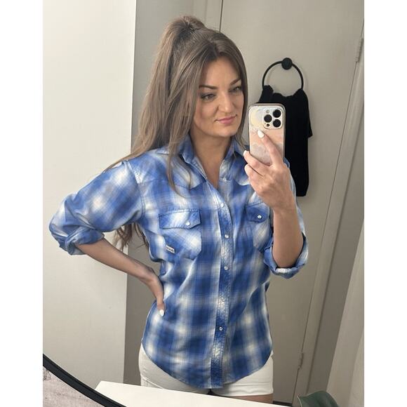 Vintage Wrancher by Wrangler Size medium Blue Pearl Snap Western Shirt - Picture 1 of 9